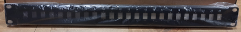 19 inch - Unloaded - Feedthru Panel - 24 Port - 1U - LC DX/SC SX Footprint